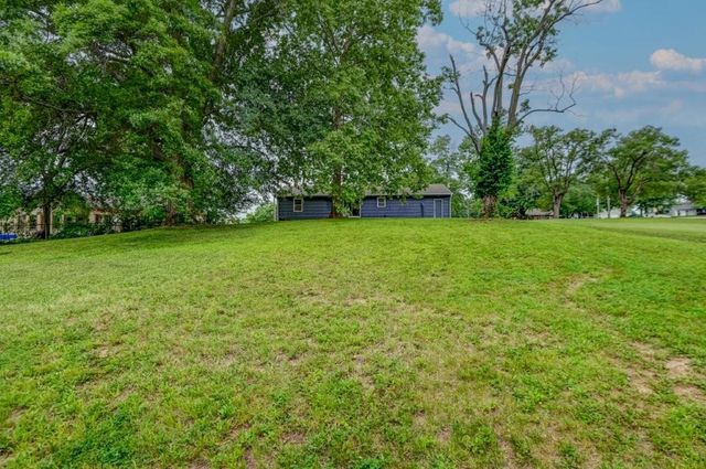 4407 S Phelps Road, Independence, MO 64055
