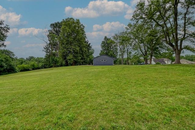 4407 S Phelps Road, Independence, MO 64055
