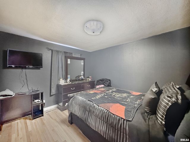 2820 W HUNTINGTON Drive, Peoria, IL 61614