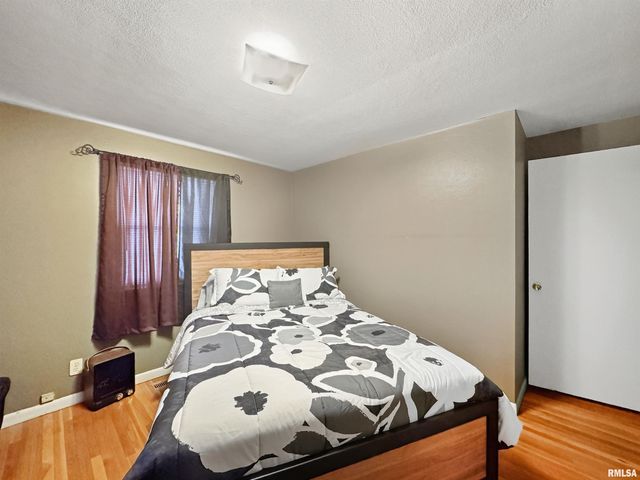 2820 W HUNTINGTON Drive, Peoria, IL 61614