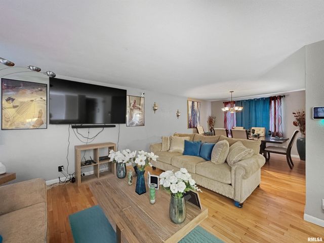 2820 W HUNTINGTON Drive, Peoria, IL 61614