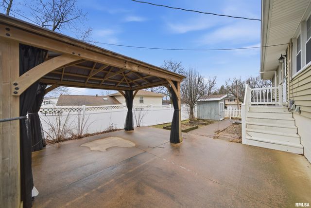 2820 W HUNTINGTON Drive, Peoria, IL 61614