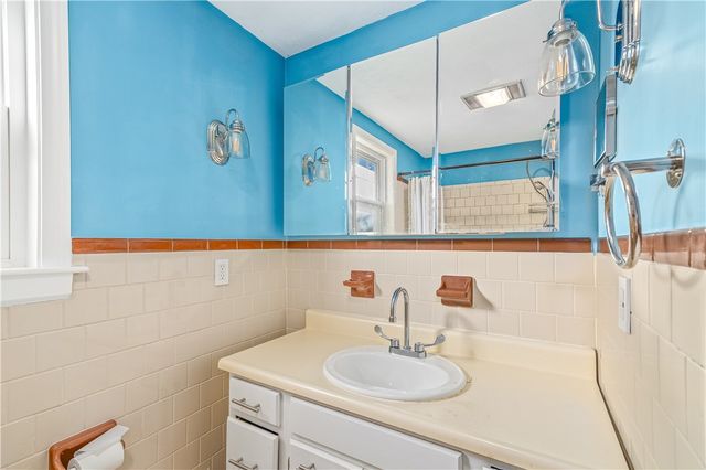 80 Hillside Avenue, Providence, RI 02906