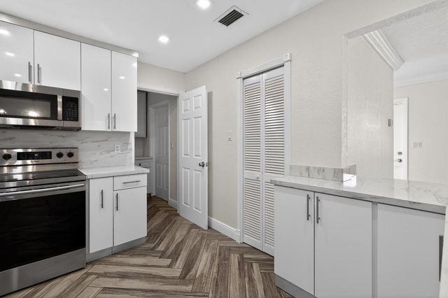8580 NW 12th Street, Pembroke Pines, FL 33024
