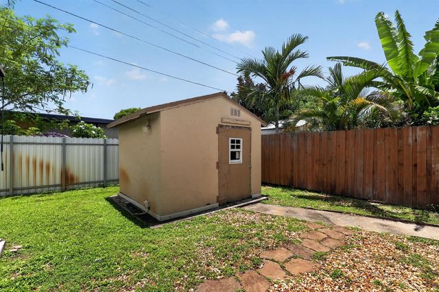 8580 NW 12th Street, Pembroke Pines, FL 33024