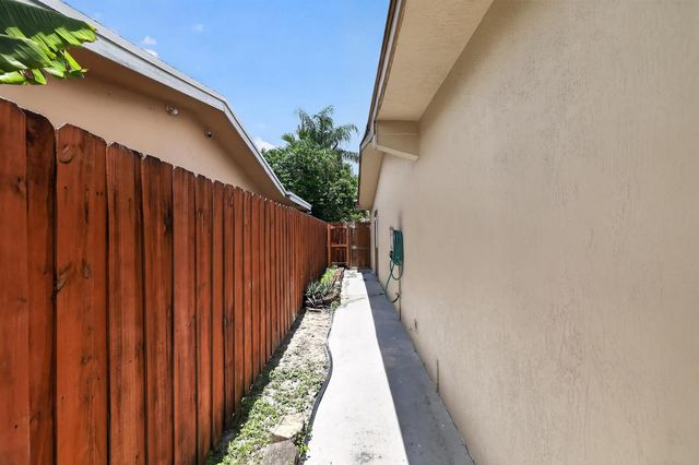 8580 NW 12th Street, Pembroke Pines, FL 33024