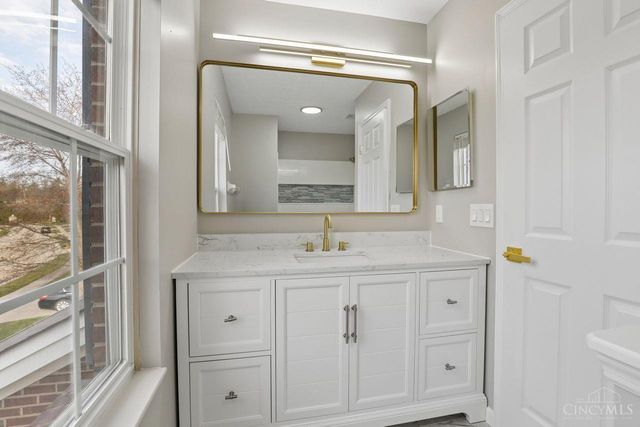 320 Bridle Pass Way, Monroe, OH 45050