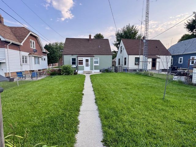 3835 E Holmes AVENUE, Cudahy, WI 53110