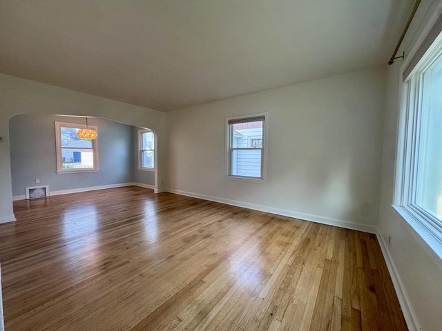 3835 E Holmes AVENUE, Cudahy, WI 53110