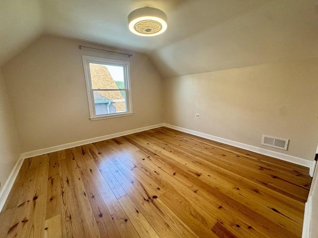 3835 E Holmes AVENUE, Cudahy, WI 53110