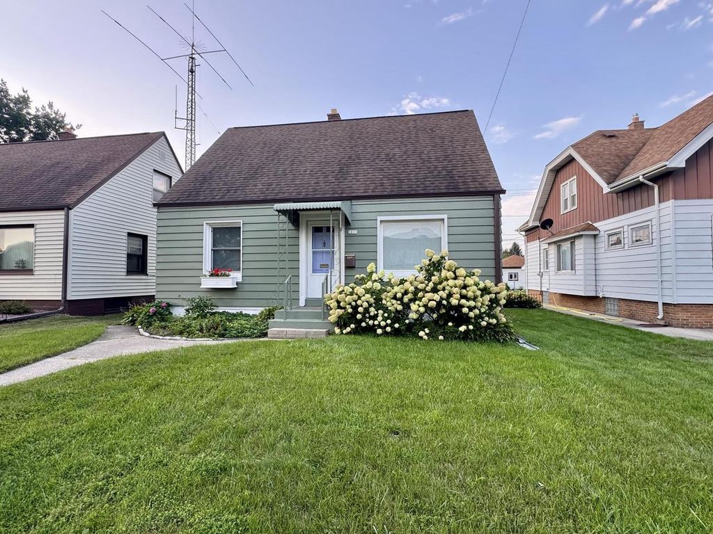 3835 E Holmes AVENUE, Cudahy, WI 53110