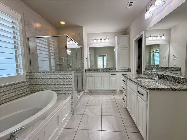 509 Lomax Lane, Fort Worth, TX 76131