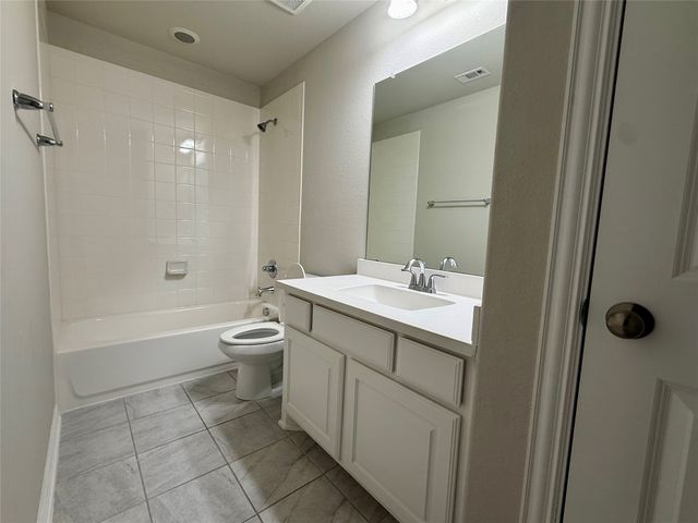 509 Lomax Lane, Fort Worth, TX 76131