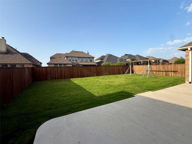 509 Lomax Lane, Fort Worth, TX 76131
