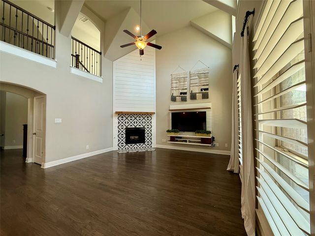 509 Lomax Lane, Fort Worth, TX 76131