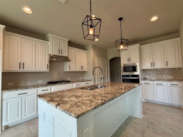 509 Lomax Lane, Fort Worth, TX 76131