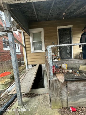 407 S 41st St, Louisville, KY 40212