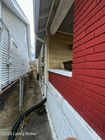 407 S 41st St, Louisville, KY 40212