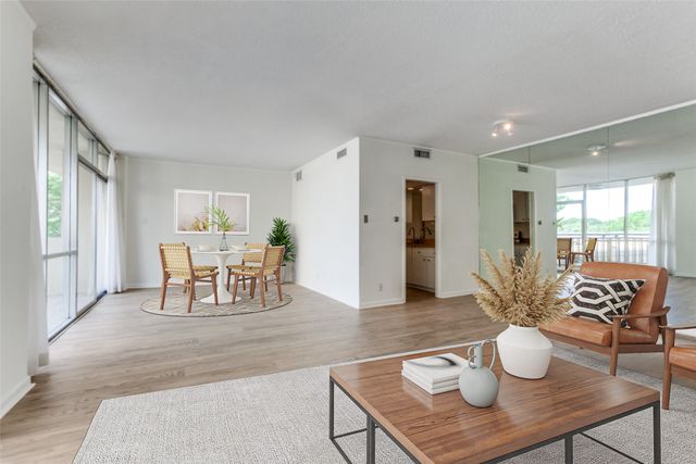 6211 W Northwest Highway 304, Dallas, TX 75225