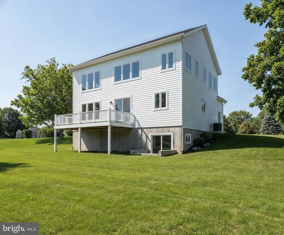 17991 OLD TRIANGLE RD, Triangle, VA 22172