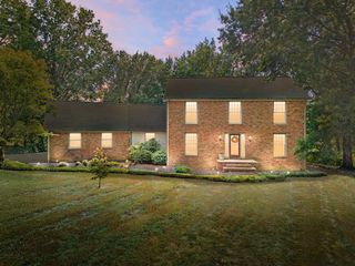 3058 Cox Mill Rd, Hopkinsville, KY 42240