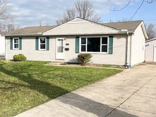 7621 Miami Road, Mentor On The Lake, OH 44060