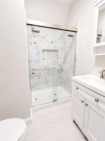 8 Brookfield St, Lawrence, MA 01843