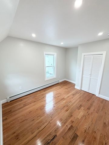 8 Brookfield St, Lawrence, MA 01843