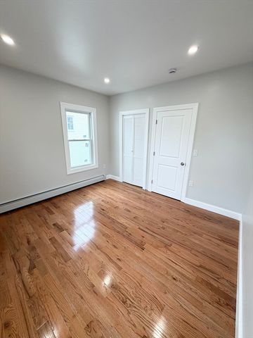 8 Brookfield St, Lawrence, MA 01843