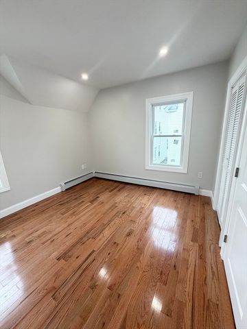 8 Brookfield St, Lawrence, MA 01843