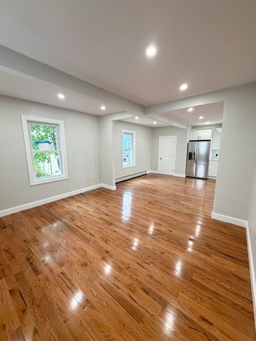 8 Brookfield St, Lawrence, MA 01843