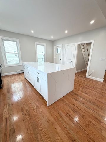 8 Brookfield St, Lawrence, MA 01843