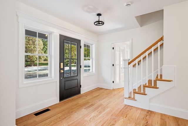 8 Mansion Drive, Topsfield, MA 01983