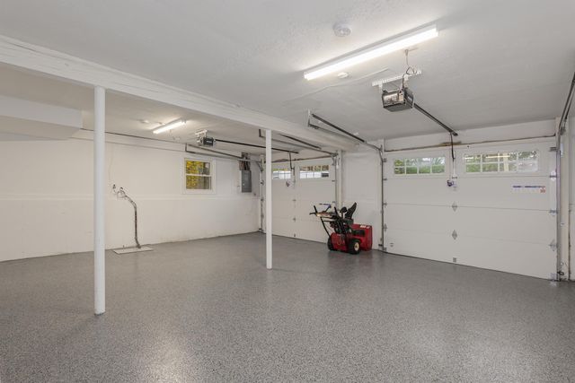 24 Hampton Falls Road, Exeter, NH 03833