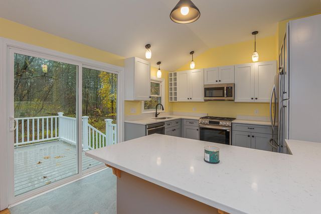 24 Hampton Falls Road, Exeter, NH 03833