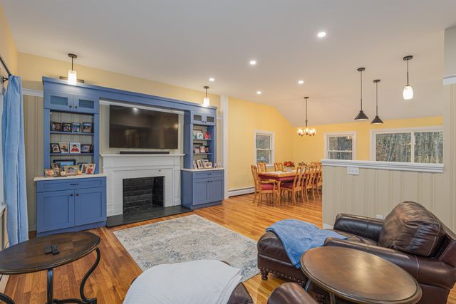 24 Hampton Falls Road, Exeter, NH 03833