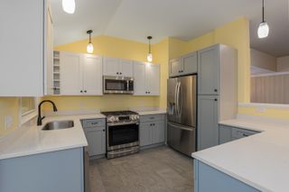 24 Hampton Falls Road, Exeter, NH 03833