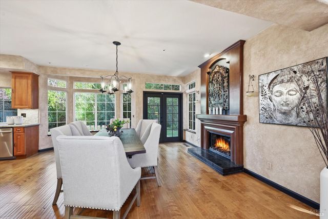 28 S Newport Dr, Napa, CA 94559