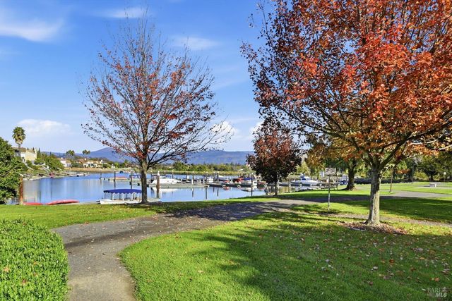 28 S Newport Dr, Napa, CA 94559