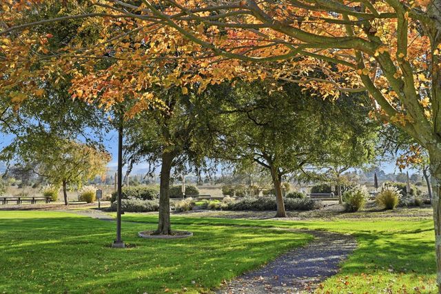 28 S Newport Dr, Napa, CA 94559