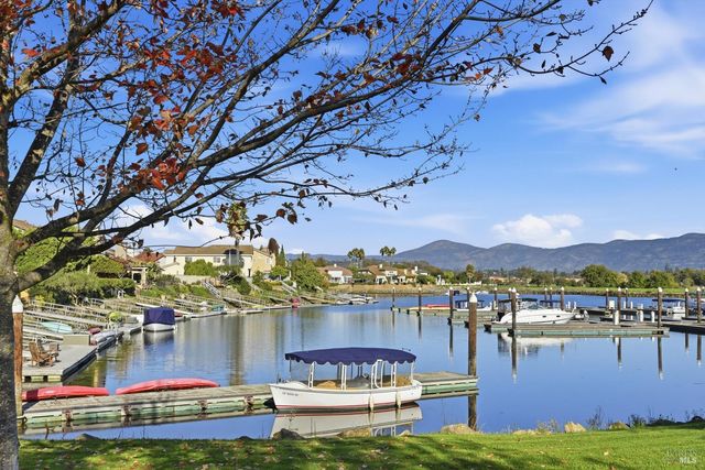 28 S Newport Dr, Napa, CA 94559