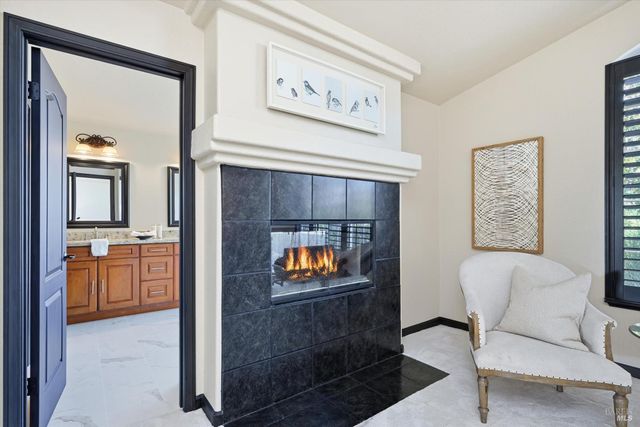 28 S Newport Dr, Napa, CA 94559