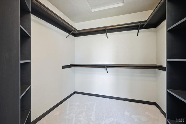 28 S Newport Dr, Napa, CA 94559