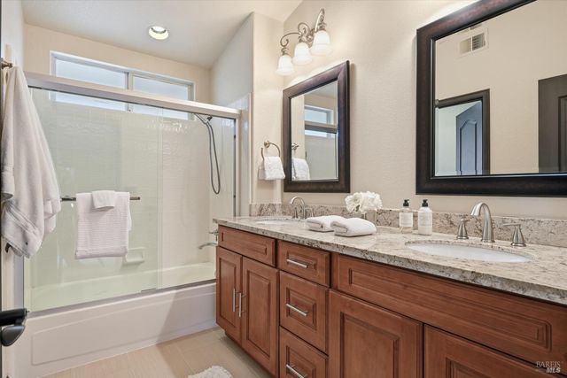 28 S Newport Dr, Napa, CA 94559