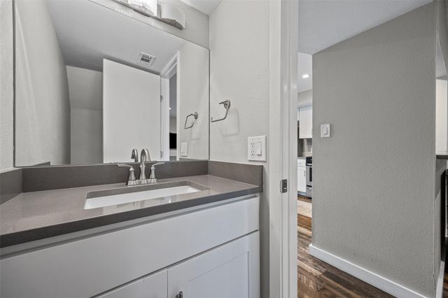1404 Southport DR A, Austin, TX 78704