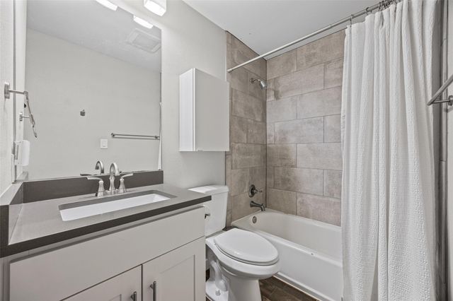 1404 Southport DR A, Austin, TX 78704