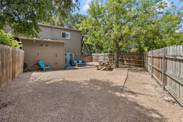 1404 Southport DR A, Austin, TX 78704