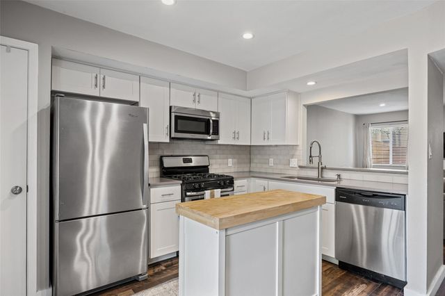 1404 Southport DR A, Austin, TX 78704
