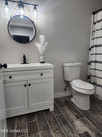 26 Charlie Daughdrill Road, Carriere, MS 39426