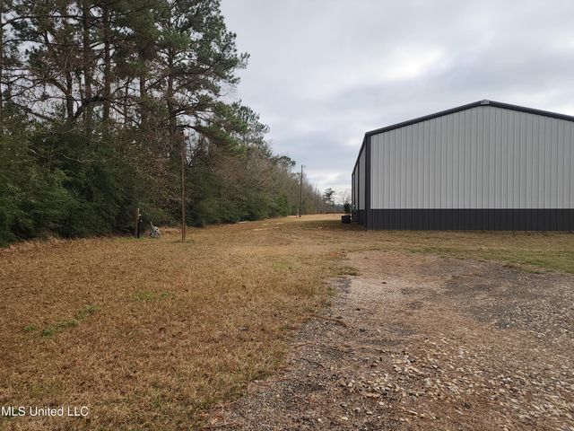 26 Charlie Daughdrill Road, Carriere, MS 39426